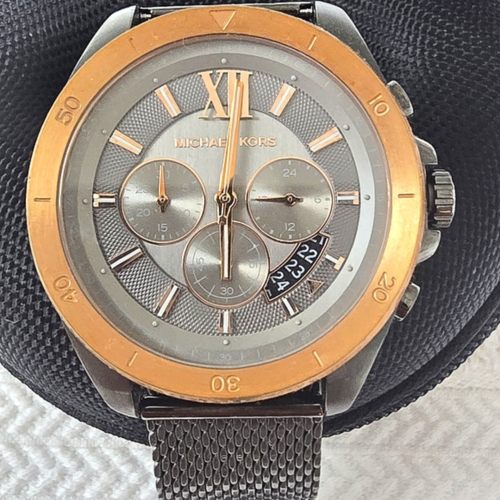 Vintage OversizedMichael Kors Brecken Gold and Silver Men's Watch. Travel Case